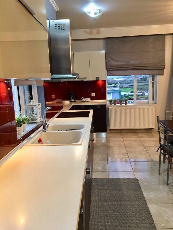 Luxury House In With A Great View Balcony *